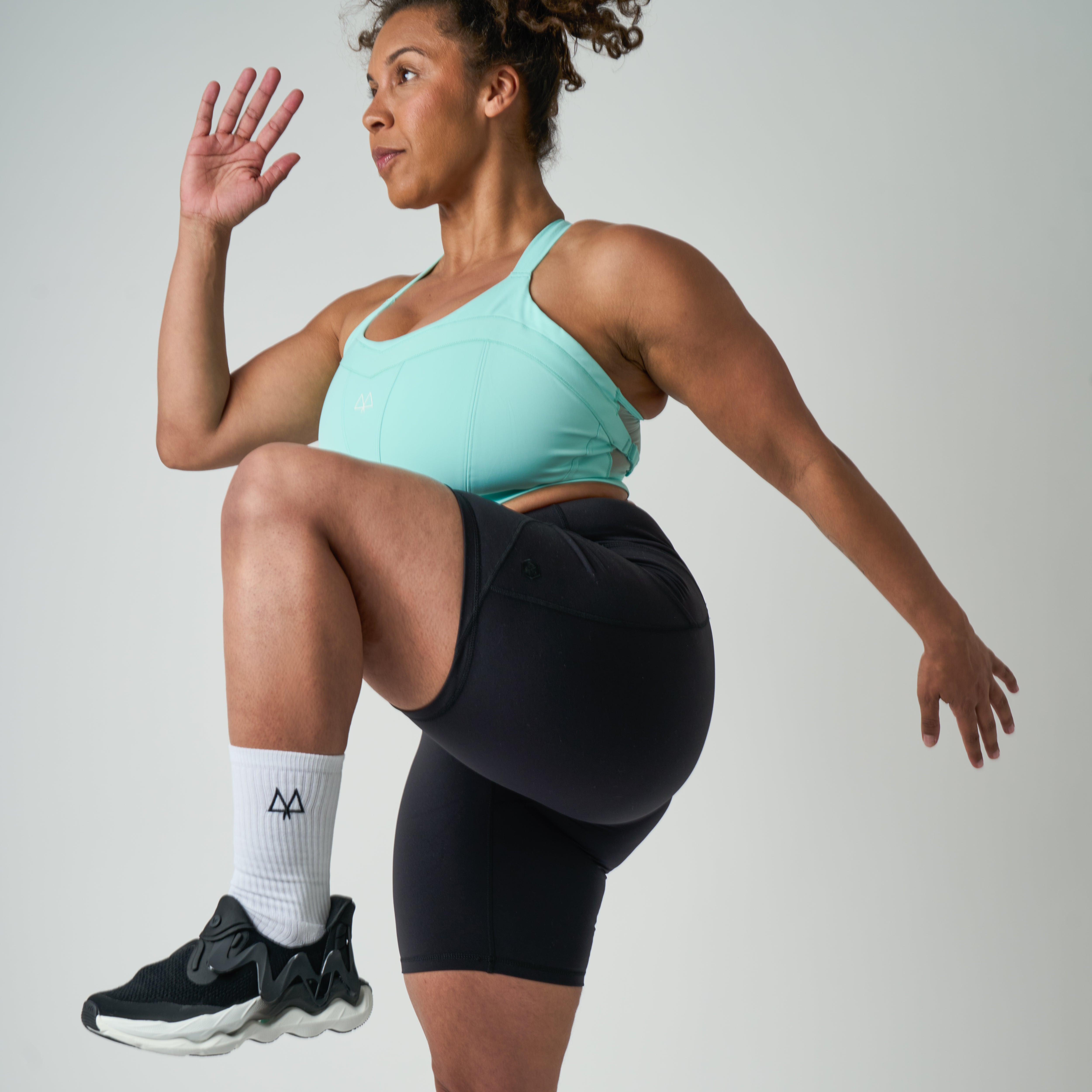 Uplift Pocket Short - Black