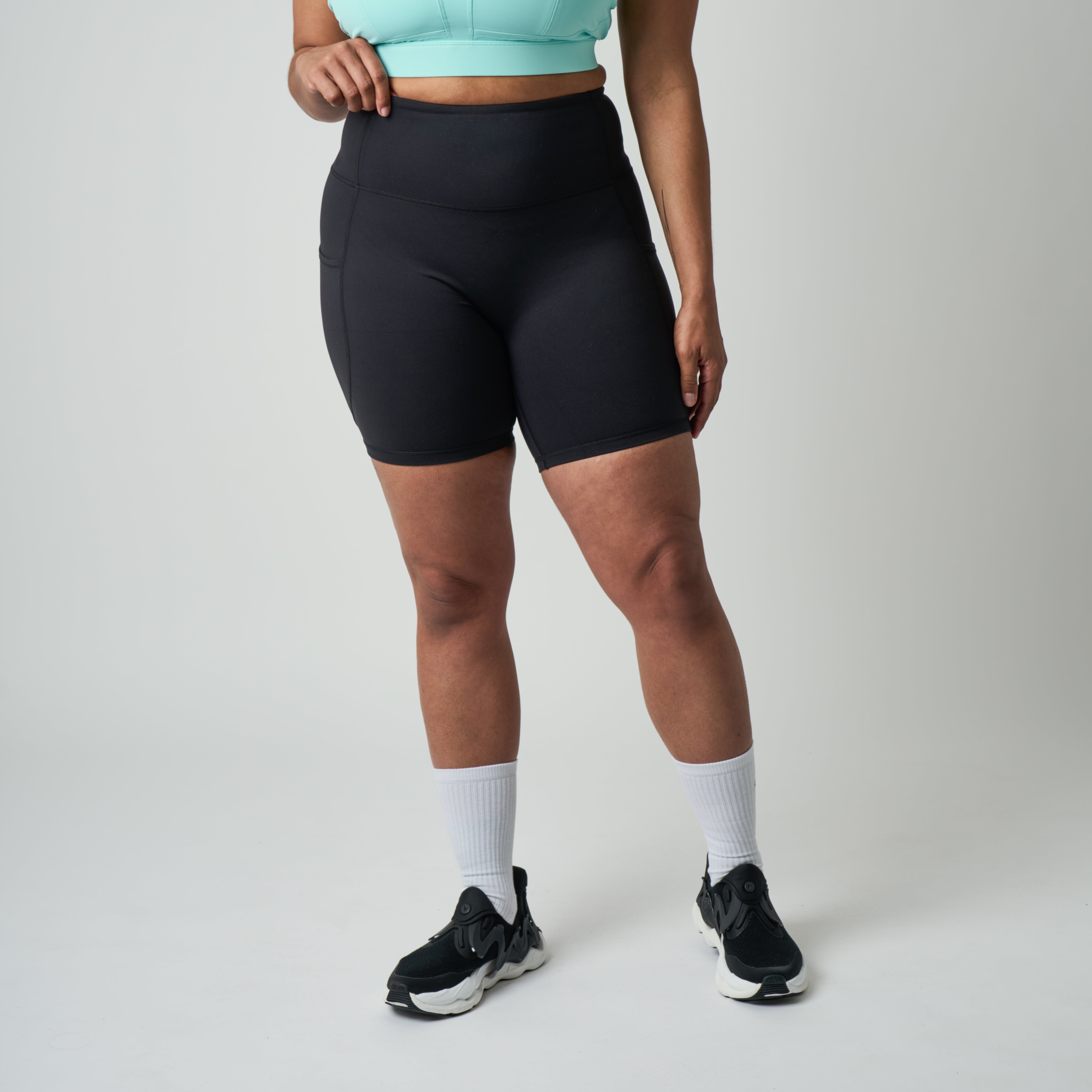 Uplift Pocket Short - Black